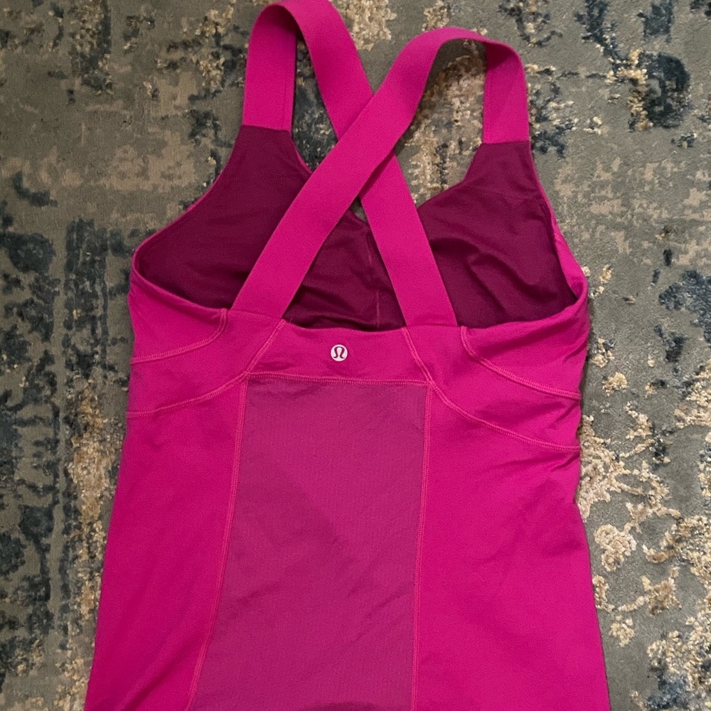Lululemon tank top